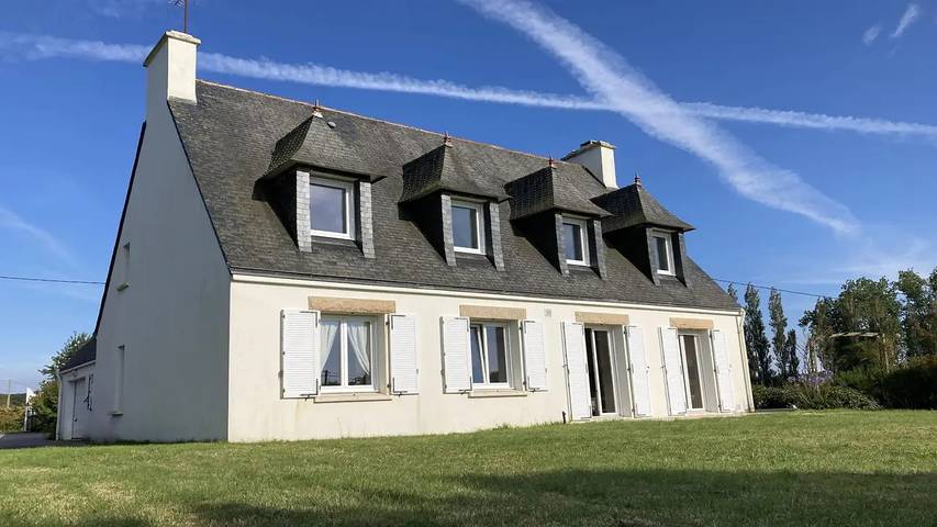 Gîte pour 11 personnes, avec Terrasse et Jardin à Brélès