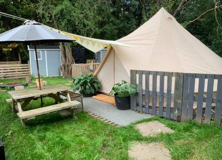Glamping for 5 people, with Terrace and Garden as well as View in Herefordshire