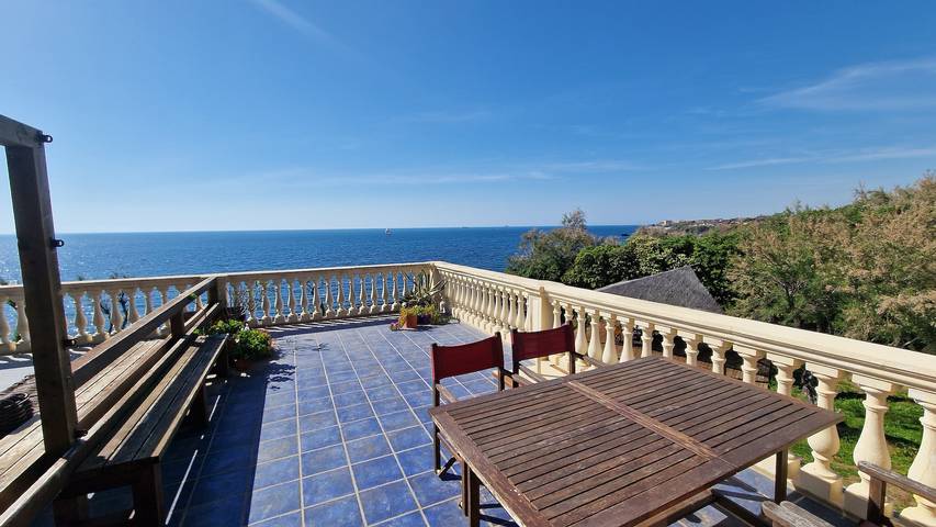 Ferienwohnung für 4 Personen, mit Balkon und Terrasse sowie Garten und Ausblick in Livorno