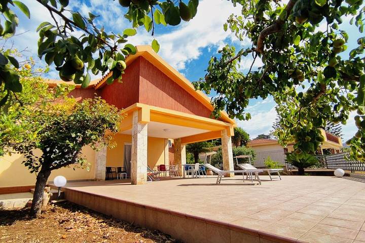 Location de vacances pour 9 personnes, avec jardin et vue, animaux acceptés à Porto Empedocle - 2