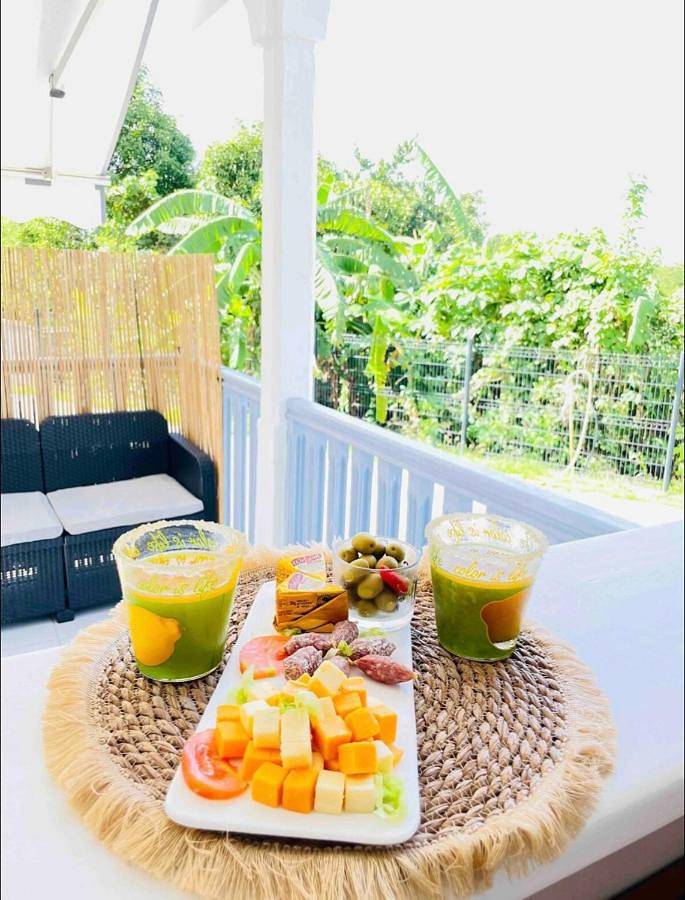 Location de vacances pour 2 personnes, avec balcon et vue à Deshaies
