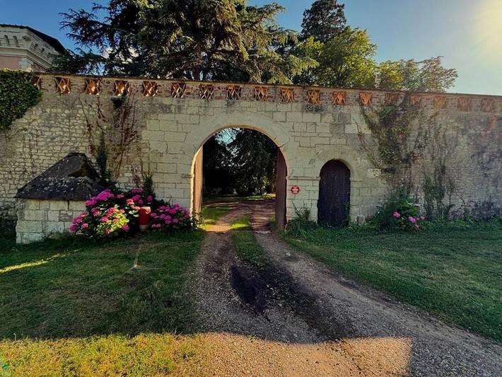 Location de vacances pour 9 personnes, avec piscine ainsi que jardin et vue à Bossay-sur-Claise - 3