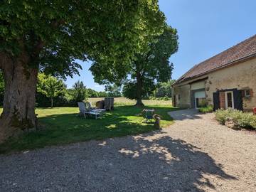 Gîte pour 12 personnes, avec jardin, animaux acceptés à Pouligny-Notre-Dame