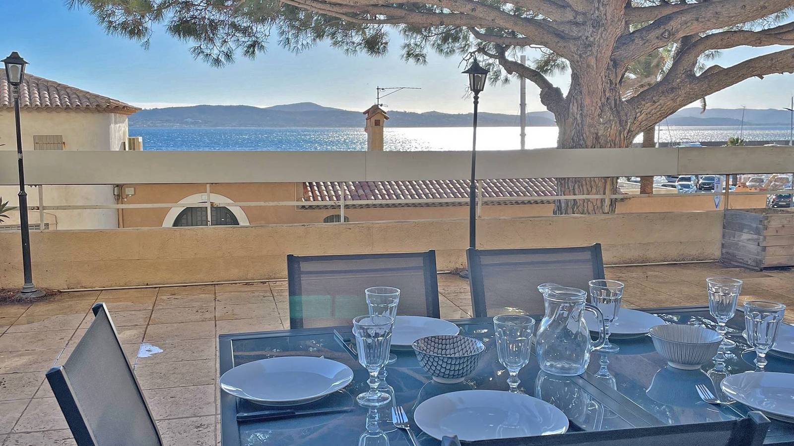 Ganze Ferienwohnung, 3-Zimmer-Wohnung Duplex - 4/5 Personen - Meerblick - Klimaanlage - Wifi - Stadtzentrum - Sainte Maxime in Sainte-Maxime, Draguignan Region