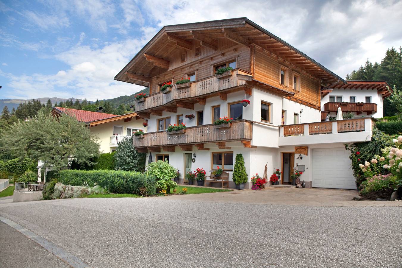 Ganze Wohnung, Ferienwohnung Haus Roland mit Bergblick, Garten und Wlan in Gerlosberg, Bezirk Schwaz