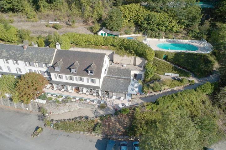 Hôtel pour 2 personnes, avec jardin ainsi que piscine et vue, animaux acceptés à Najac - 4