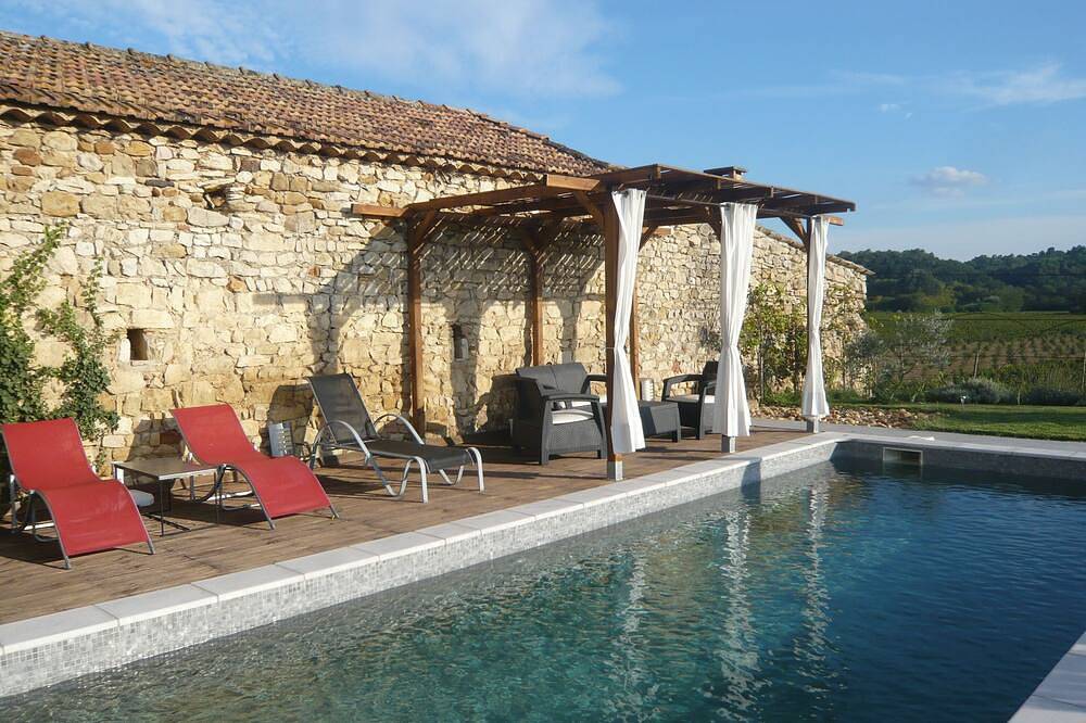 Bauernhaus aus dem 14. Jahrhundert, privater Pool, 260 m², moderne Einrichtung! quiet! in Bagnols-sur-Cèze, Nimes und Umgebung