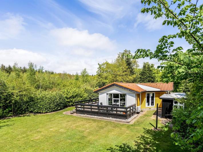 Feriehus for 8 personer, med terrasse i Arrild