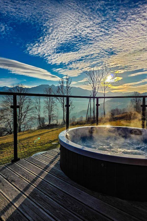 Zakoglamp Glamping Pod Gubałówką z Jacuzzi in Zakopane, Karpaty (Polska)