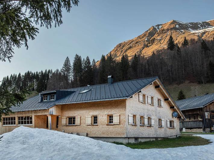 Ferienhaus für 20 Personen, mit Garten und Ausblick in Schoppernau - 4