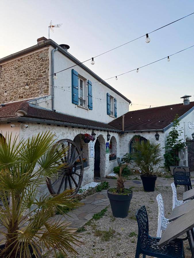 Location de vacances pour 2 personnes, avec vue et terrasse, animaux acceptés à Chevreuse