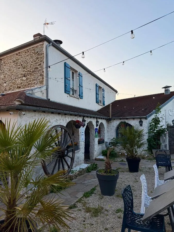 Chambre d’hôte pour 2 personnes, avec vue et terrasse, animaux acceptés - 1