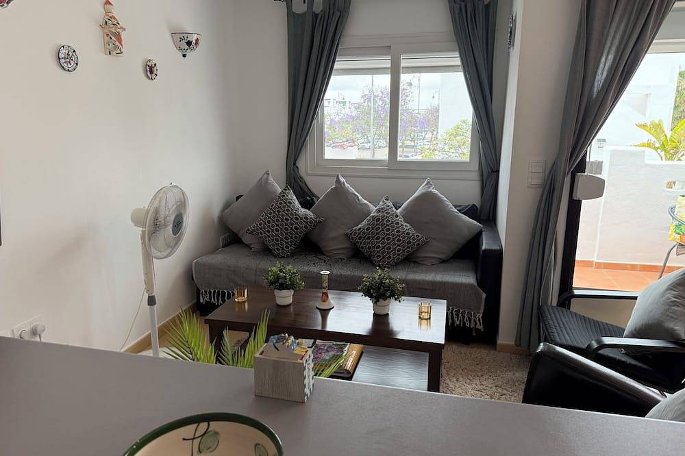 Appartement entier, Serene & peaceful 2-bedroom apartment with Ac in Alhama de Murcia in Alhama de Murcia, Murcia l'intérieur des terres