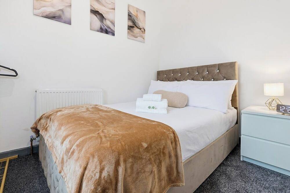 3-Bed House By Eason Stays Short Lets Wigan in Wigan, Greater Manchester