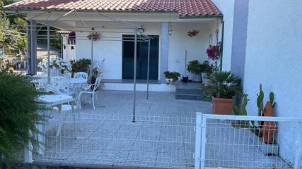 Gîte pour 3 personnes, avec terrasse, animaux acceptés dans Santo Estevão