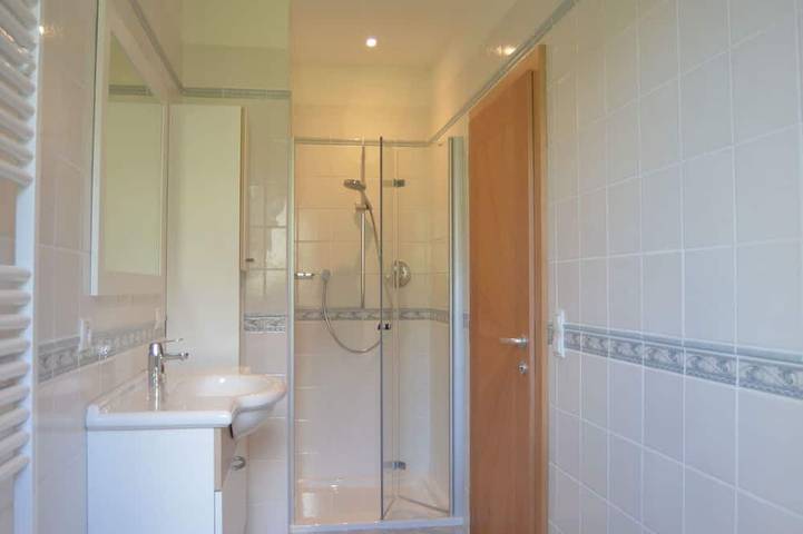 Appartamento intero, Moderne Ferienwohnung mit Balkon und Pool in Merano, Alpi Sarentine