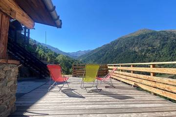 Chalet pour 30 personnes, avec piscine ainsi que sauna et balcon à Valmeinier