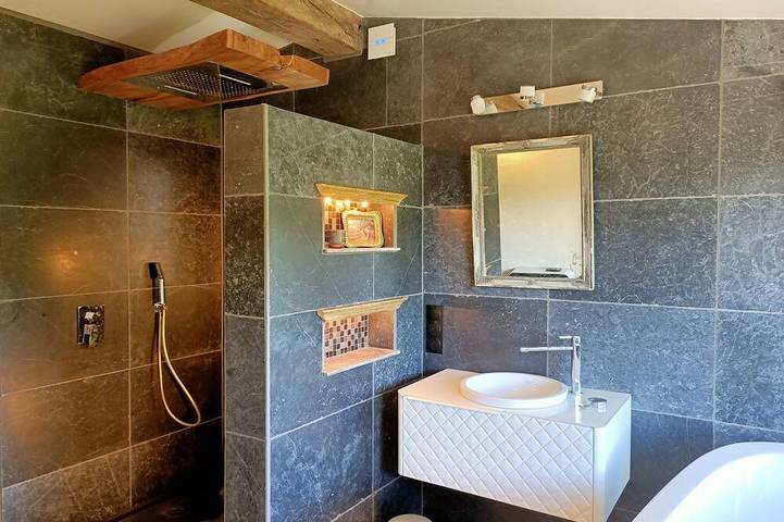 Gîte pour 20 personnes, avec jardin et jacuzzi à Upie - 3