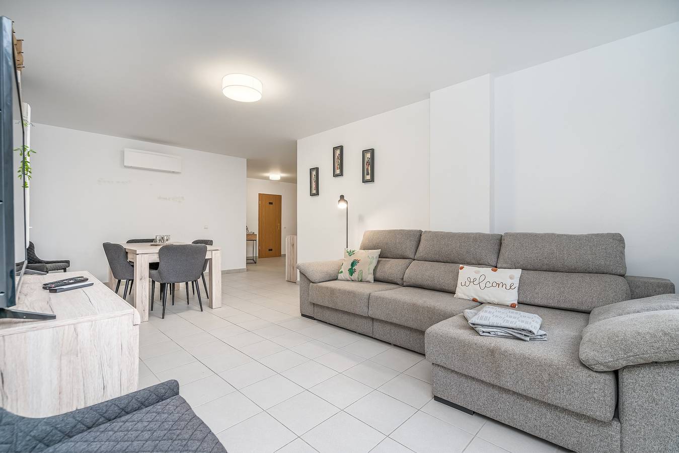 Apartamento inteiro, Apartamento 'Sea Breeze' com varanda, Wi-Fi e ar condicionado in Praia da Rocha, Portimão