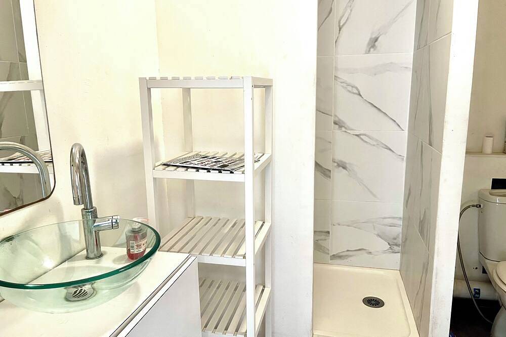 Entire apartment, Charming Studio with Terrace in Arcangues, Bayonne region