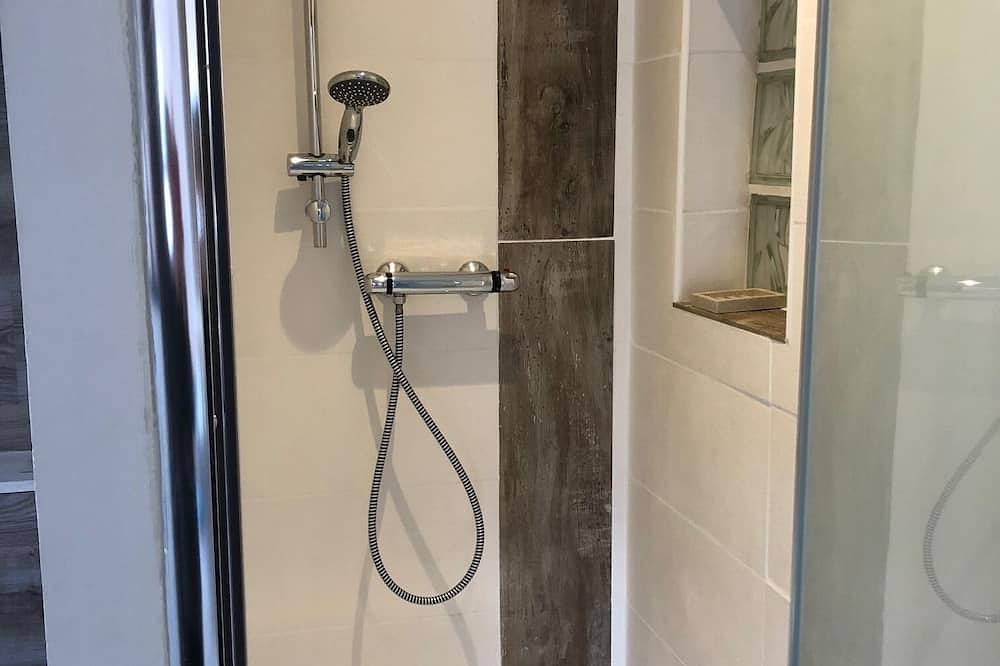 Appartement entier, Appartement T2 avec extérieur et vue sur les montagnes in Digne-les-Bains, Alpes-de-Haute-Provence