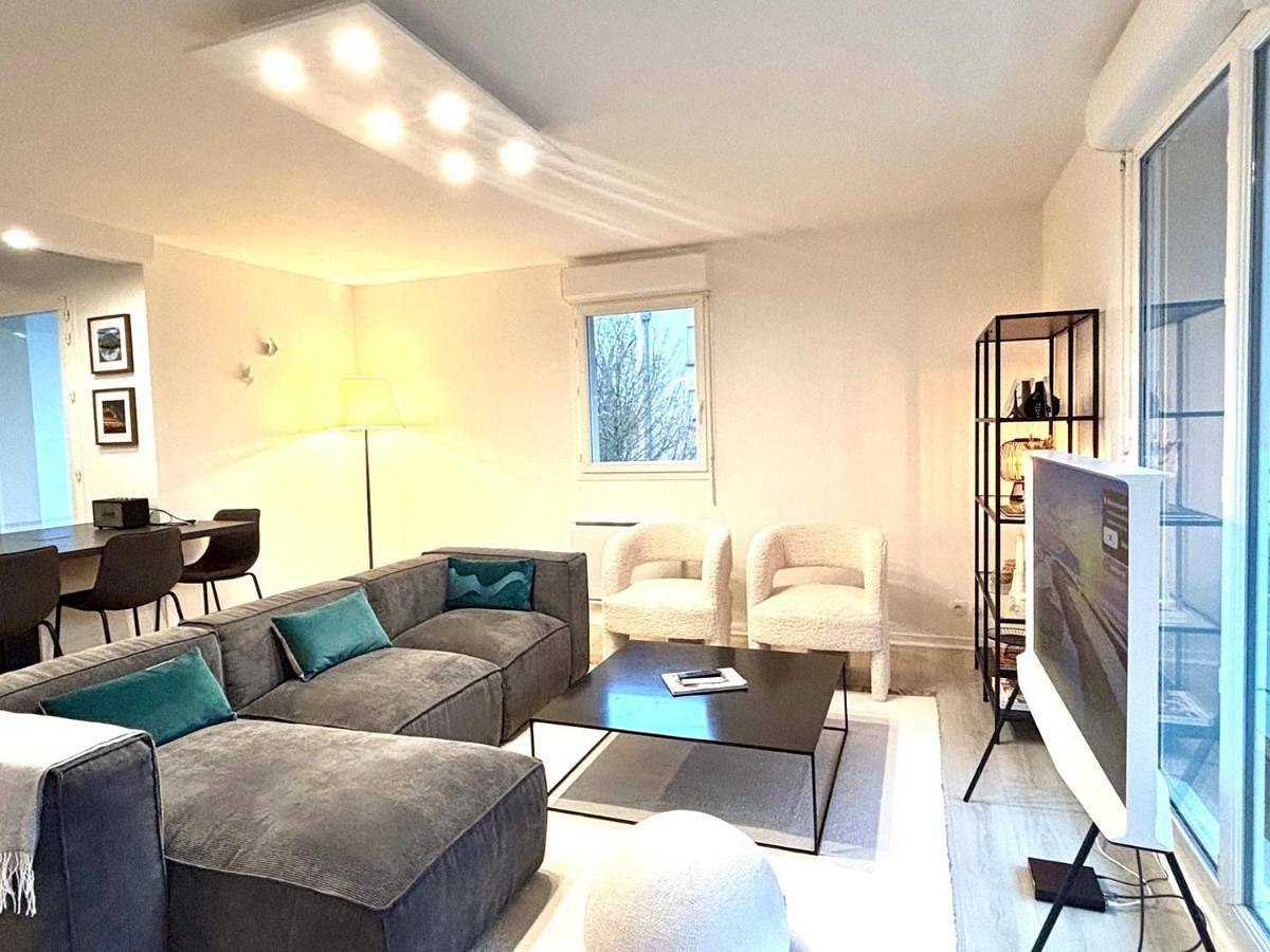 Appartement entier, Lumiere- Appartement Design et Élégant in Chartres-de-Bretagne, Région de Rennes