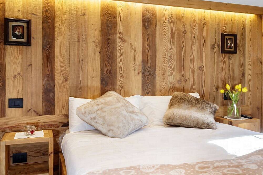 Entire apartment, Maisonette Grené is a romantic mountain style apartment outside the Valtournenche village in Cervinia, Valtournenche