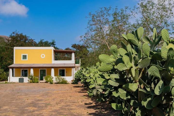 Villa per 7 persone, con Terrazza e Giardino in Vulcano