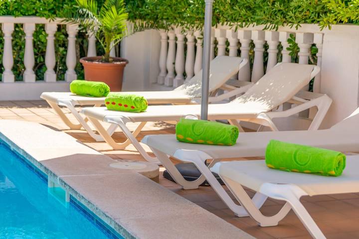 Apartamento vacacional entero, Villa Victoria  - Encantadora casa con piscina compartida. in Cala en Porter, Municipio de Alaior