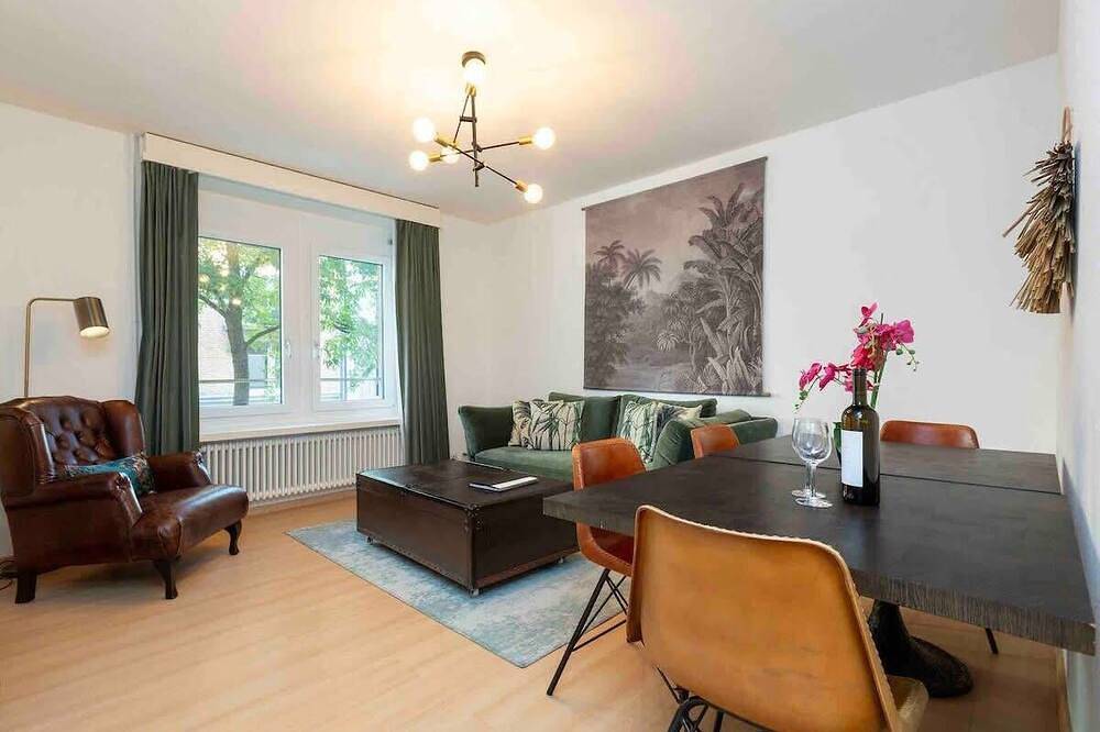 Appartamento intero, City Centre 2-Br Spacious Apt Ruby in Zurigo, Distretto di Zurigo