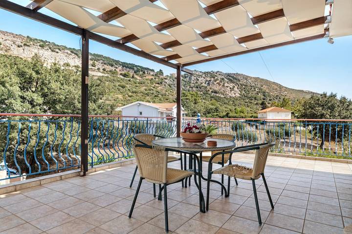 Last minute apartment voor 4 personen, with Balkon and Whirlpool as well as Tuin in Kefalonia