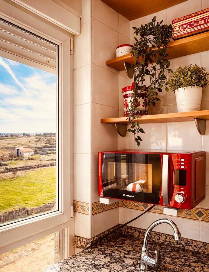 Gîte pour 2 personnes, avec balcon et vue, animaux acceptés à Las Navas del Marqués - 2