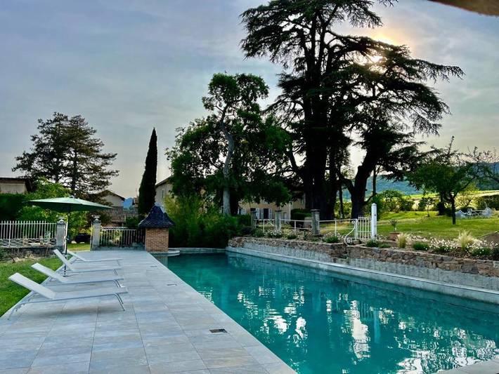 Maison de vacances pour 8 personnes, avec piscine et jardin ainsi que terrasse et vue