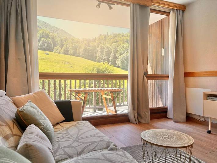 Location de vacances pour 4 personnes, avec Balcon et Terrasse ainsi que Jardin et Vue à Aillon-le-Jeune