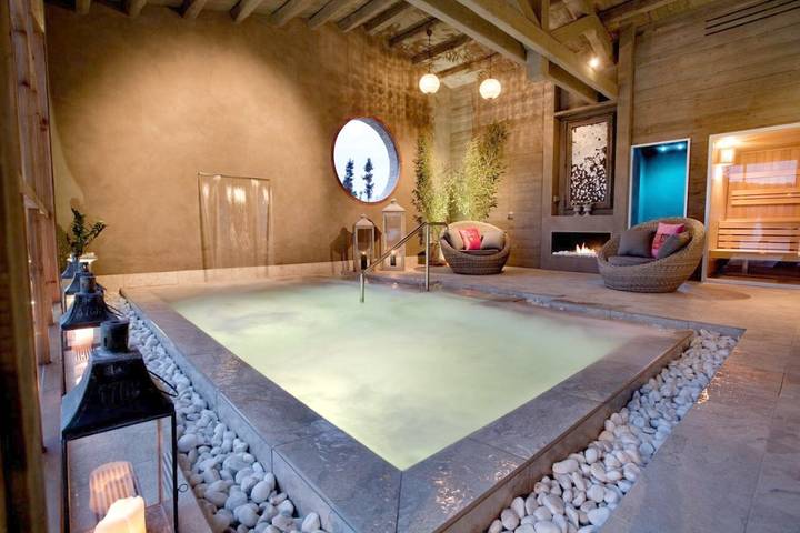 Casa rural para 2 personas, con Terraza y Jacuzzi además de Jardín y Piscina en Lladurs