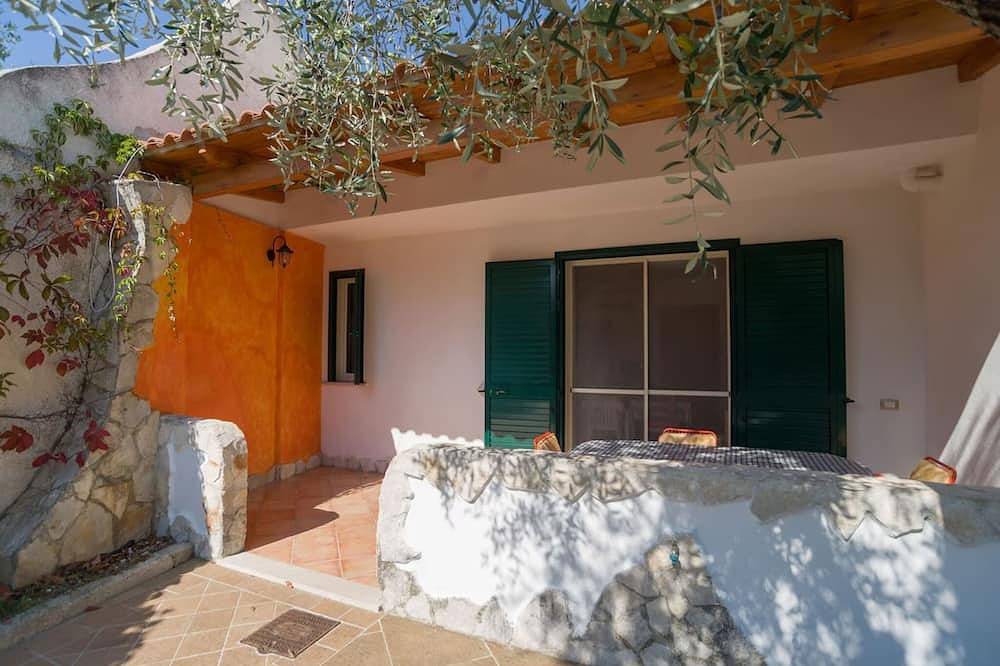 Apartamento entero, Bonito apartamento con 2 baños y una gran zona de relajación a 150 metros del mar. in Mattinata, Gargano
