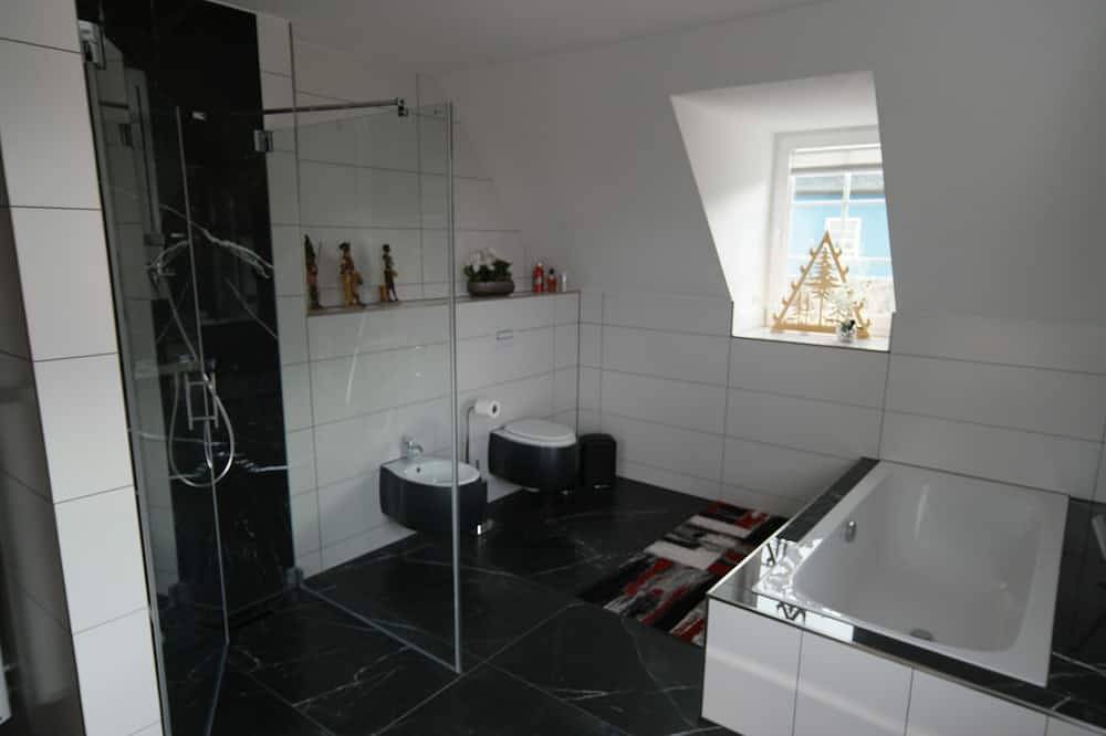 Geheel appartement, Special highlight in the Erzgebirge. Apartment in quiet location near the center in Annaberg-Buchholz, Ertsgebergte