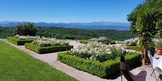 Location de vacances pour 11 personnes, avec piscine ainsi que vue et jardin à Chalabre - 3