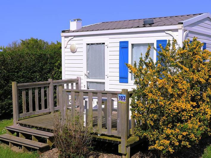 Camping für 2 Personen, mit Terrasse und Kinderpool in der Bretagne - 4