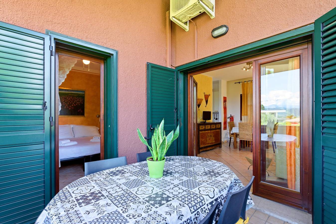 Entire apartment, Regarda - Apartment Blue View 3 with lake view and pool in Cisano, Bardolino