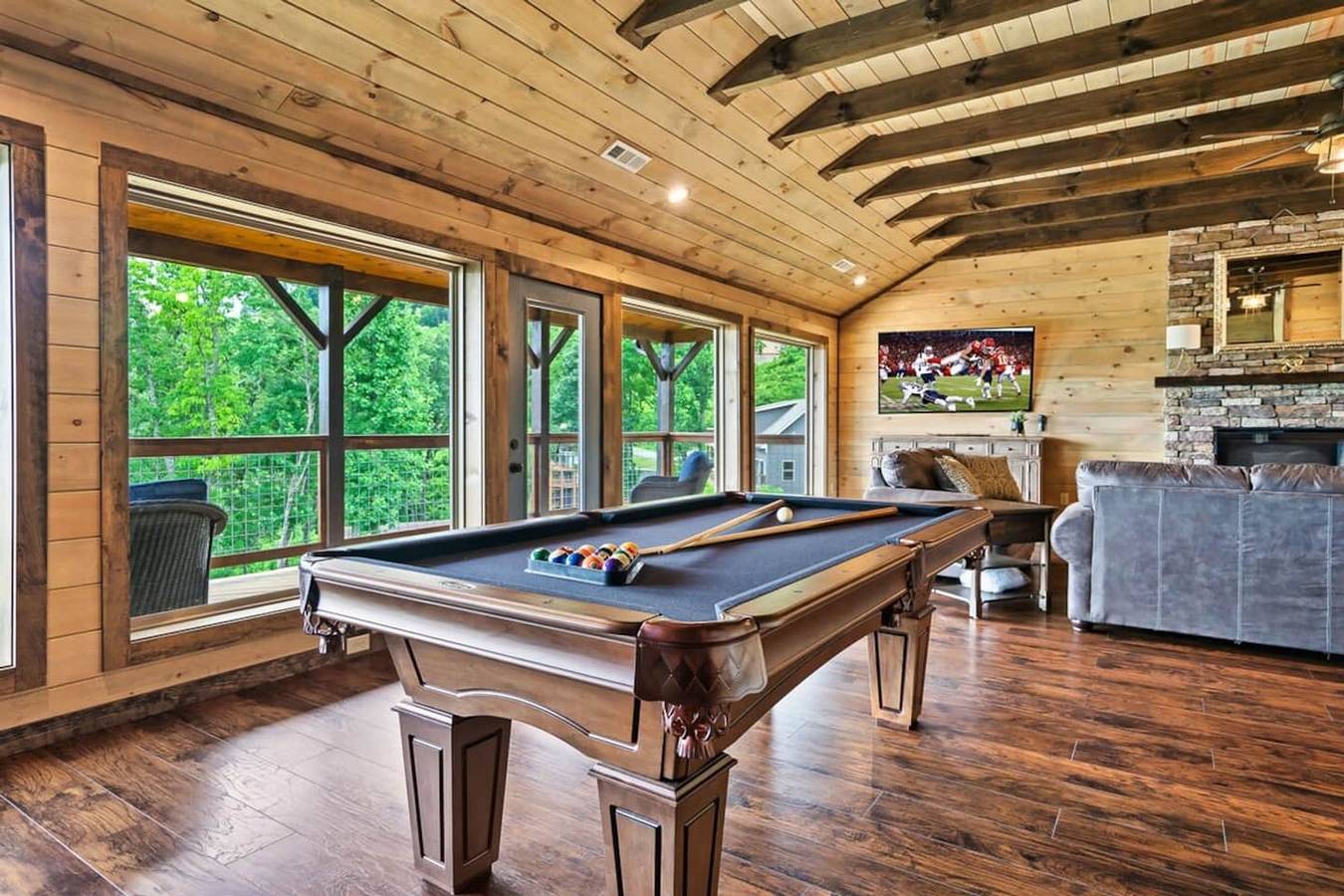 Newly Built Amazing View• Chalet Perfect Location in Sevier County