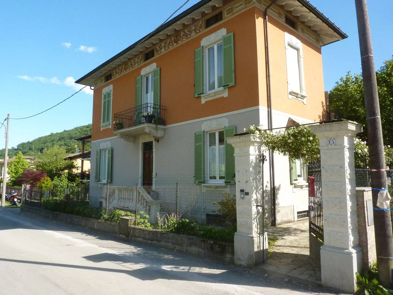 Monolocale intero, Monolocale 'Nocciolo' con Giardino Privato, Wi-Fi e Aria Condizionata in Laveno-Mombello, Lago Maggiore (Lombardia)