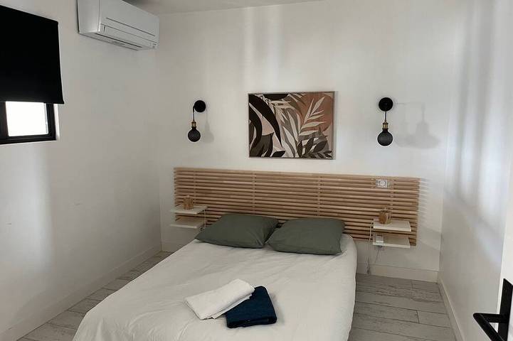 Location de vacances pour 20 personnes dans Tour Barberousse Chateau De Gruissan - 2