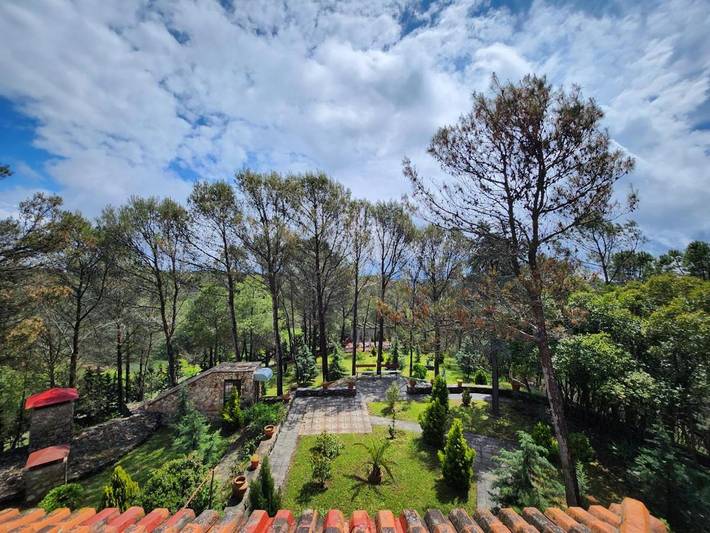 Casa rural para 23 personas, con vistas además de piscina y jardín en Pezuela de las Torres