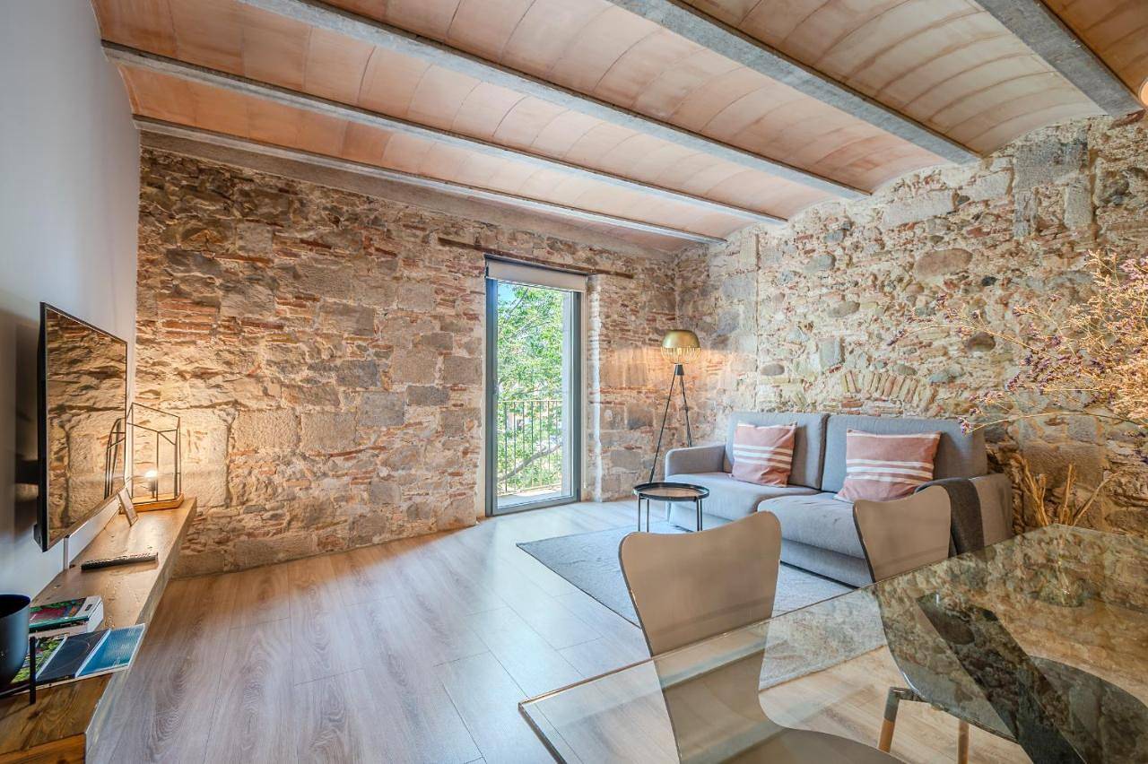 Entire apartment, Two-Bedroom Apartment in Girona, Gironès