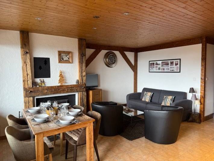 Entire apartment, Apartment with balcony, mountain view - 6 guests in Les Saisies, Albertville region