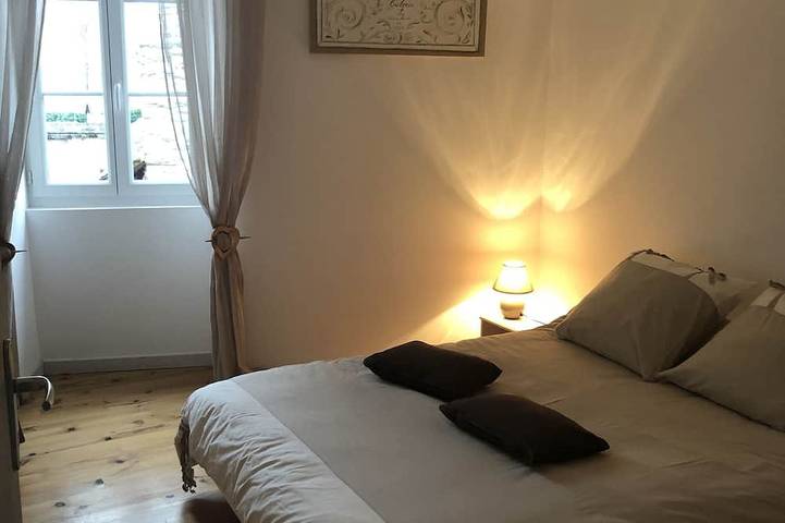 Location de vacances pour 6 personnes, avec terrasse et jardin à Aste-Béon - 2