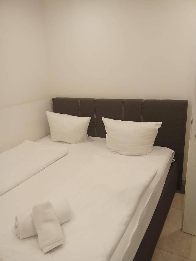 Hotel für 2 Personen, mit Terrasse und Garten in Sindelfingen - 4
