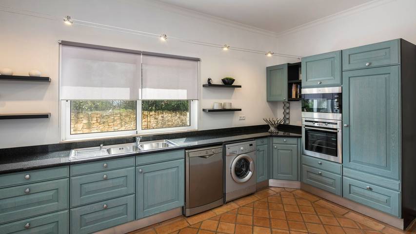 Location de vacances pour 8 personnes, avec piscine ainsi que jardin et vue sur l’océan dans Boliqueime - 3