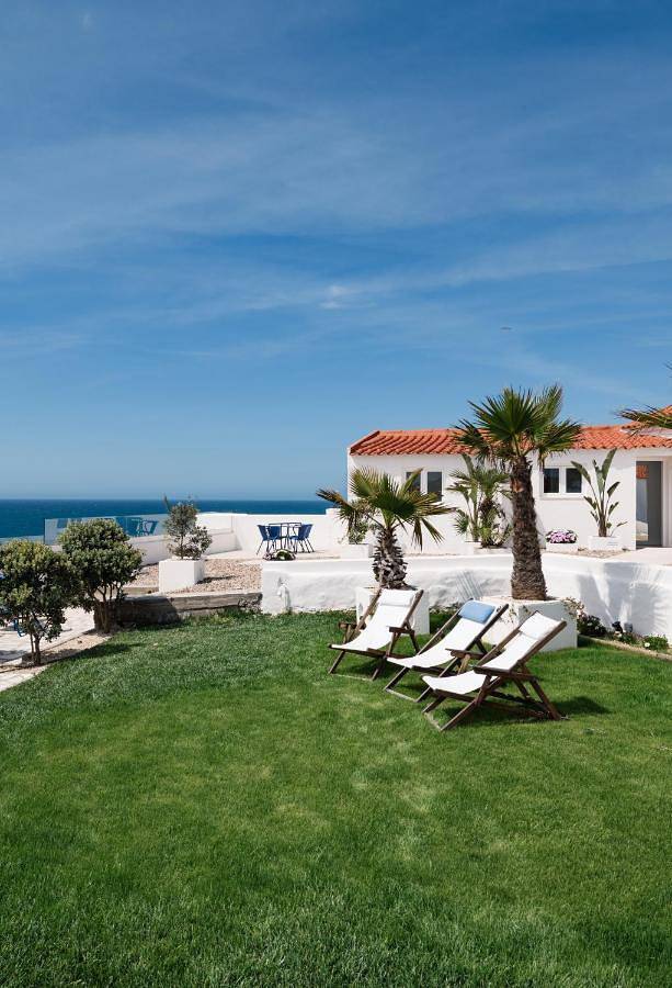 Location de vacances pour 2 personnes, avec jardin ainsi que vue et terrasse à Azenhas do Mar - 3